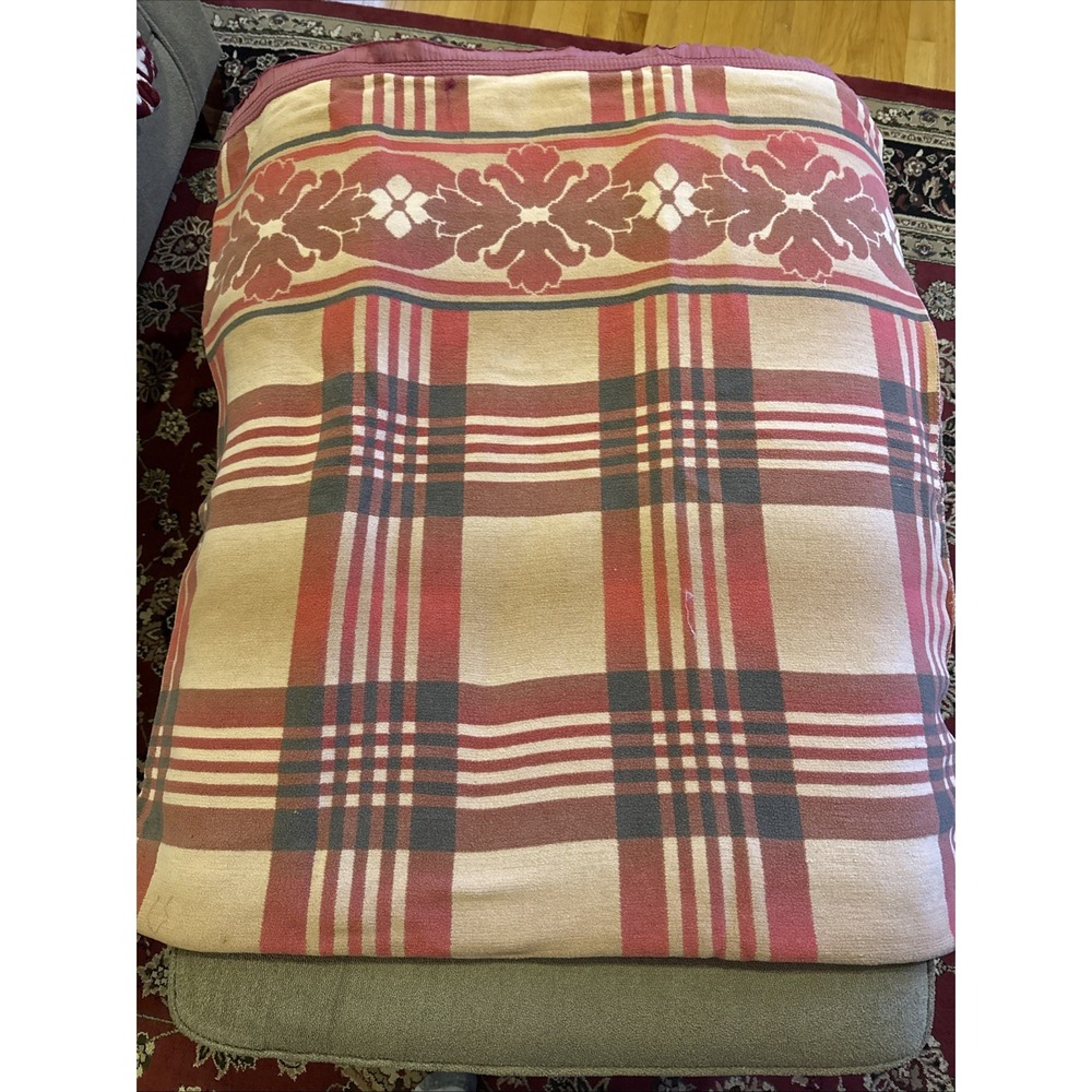 1930's Beacon Camp Blanket Reversable Floral Checker Pattern Approx 76x72 (TD)